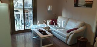 Location Appartement  Carrer arago. Cómodo apartamento de tres habitaciones en alquiler en eixample