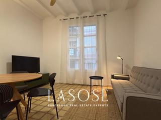 Location Appartement  Carrer dels carders. Acojedor piso de dos habitaciones en el born
