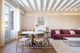 Pis  Passeig isabel ii. Exclusiva vivienda con piscina comunitaria en finca catalogada f