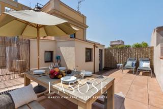 Àtic  Passeig isabel ii. Ático dúplex con terraza privada en finca catalogada