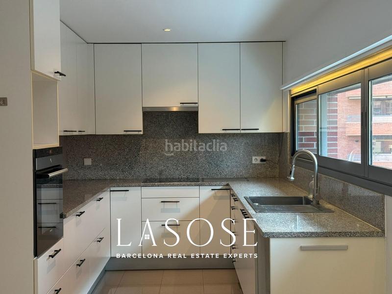 Foto 4da758df-5a04-4a1b-bc21-38cee029c312. Location appartement avec parking dans Tres Torres Barcelona