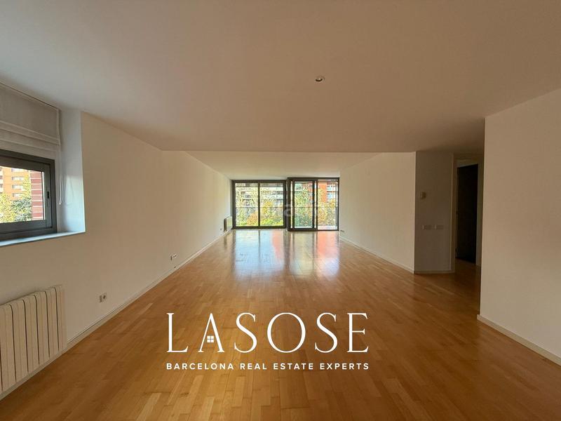 Foto 801b53c1-f47f-4351-99ab-0e5e96ee55b5. Miete appartement mit parking in Tres Torres Barcelona