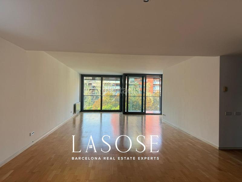 Foto 11b1995c-7926-4803-bc61-3ec17c442c07. Rent apartment with parking in Tres Torres Barcelona
