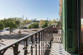 Pis  Calle de llauder. Una joya histórica  donde la luz del mediterráneo entra por cada