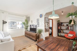 Pis  Calle del moianès. Tu nuevo hogar con encanto y luz natural en santsmontjuïc