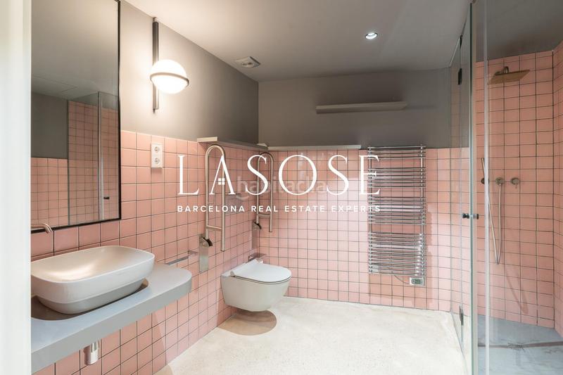 Foto f4fb04eb-b527-4750-8189-61223470caf8. Local commercial dans Raval Barcelona