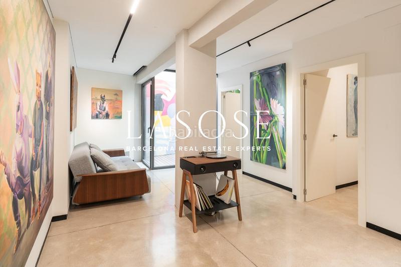 Foto f5706cb5-5c93-4fa8-8521-3b24d9b2b6f6. Local commercial dans Raval Barcelona