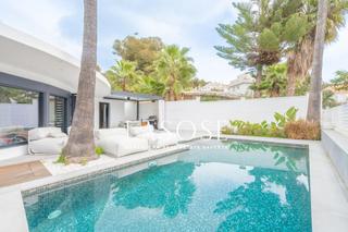 Casa aparellada  Passeig de santa teresa. Fabulosa villa en vallineda, sitges