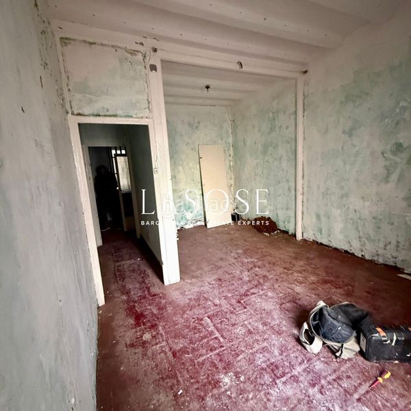 Foto 47140059-4d3a-457c-8c28-08d6ca43ee76. Pis a Raval Barcelona