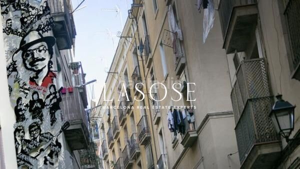 Foto 7ce5f135-0b41-477f-bc3b-02c46feaedaf. Pis a Raval Barcelona