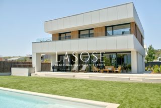 Chalet  Carrer carrer pepe de garraf. Fantástica y espaciosa vivienda de lujo de nueva construcción en