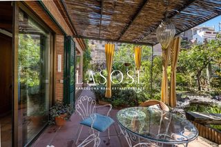 Affitto Casa  Serrahima. Espacioso chalet con jardín  en alquiler zona montjuic