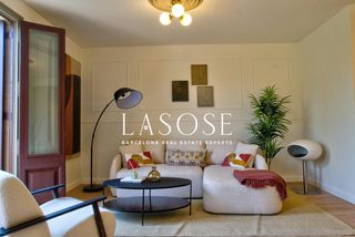 Pis  Passeig lluis companys. Exclusiva vivienda completamente renovada junto al arc de triomf