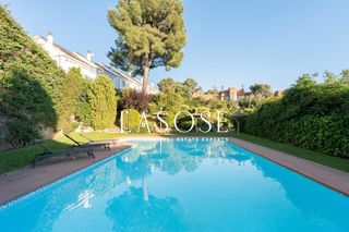 Rent Chalet in La Miranda-Can Candeler. Chalet de alto standing en alquiler en sant just desvern
