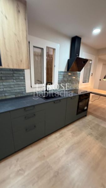 Foto f4efad6a-ba7f-46dd-9e35-ce548a65fe61. Apartament amb calefacció a Roquetes Barcelona