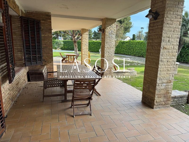 Foto 577c1908-c6e3-4d0b-a612-da5625915347. Casa amb calefacció piscina a Can Girona - Terramar - Vinyet Sitges