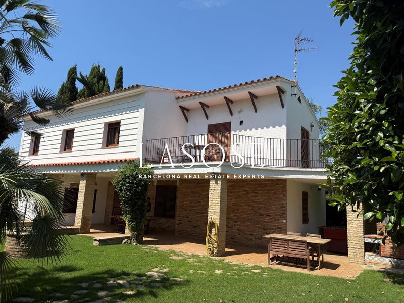 Foto a6e52fd3-091d-4997-bb56-b9567c552d5a. Casa amb calefacció piscina a Can Girona - Terramar - Vinyet Sitges