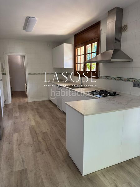 Foto f0af9611-e326-4292-b938-7fc8254324b5. Casa amb calefacció piscina a Can Girona - Terramar - Vinyet Sitges