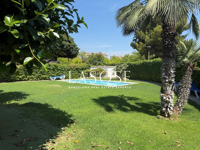 Foto f0b2a939-4d79-4aa6-a9eb-8993dc3635a3. Casa amb calefacció piscina a Can Girona - Terramar - Vinyet Sitges