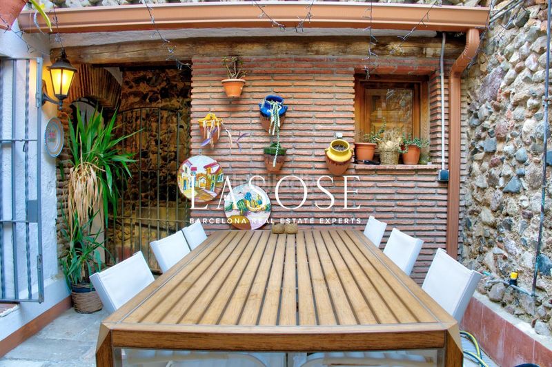Foto ff8b9fcc-f534-40a2-8739-f4bf8111aa48. Casa a casc antic - nou Cambrils Cambrils