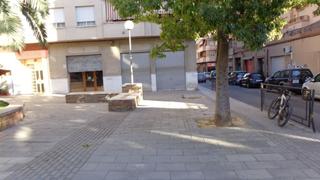 Local Comercial en Plaza de Toros-Avenida Chap-Trinquete. Alquiler o venta de local comercial