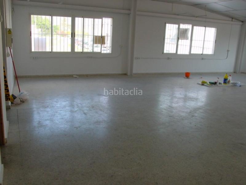 Foto e9a6cc1e-ad4f-445b-985d-542469eee920. Fabrikhalle in San Crispín-Huerta Nueva-Estación Elda