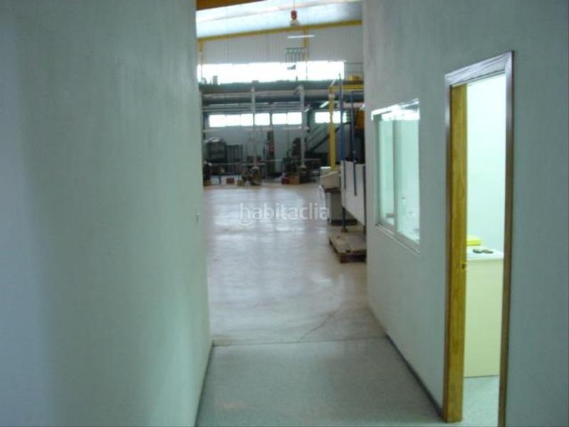 Foto c360a915-18fc-409a-9491-f8612aed3d77. Location bâtiment à usage industriel dans San Crispín-Huerta Nueva-Estación Elda