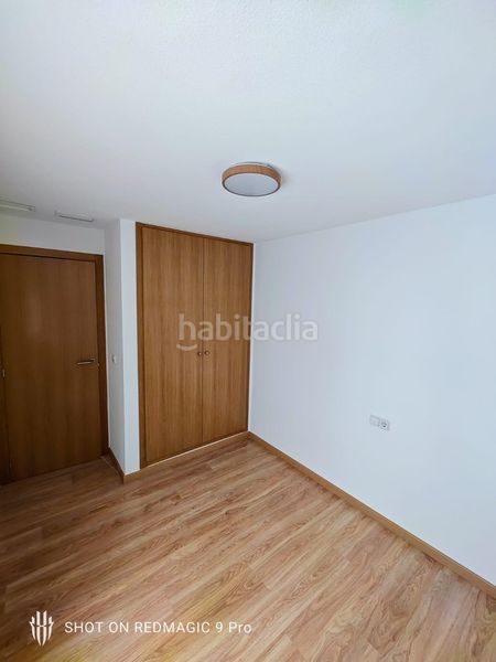 Foto 437e9f03-c1bc-4f3a-9b8d-e6f97caf2d84. Lloguer pis amb aparcament a Centro Elda