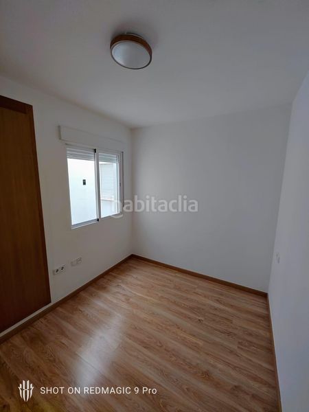 Foto 522b4d64-6455-41ea-b5c1-cb18d72039d4. Lloguer pis amb aparcament a Centro Elda