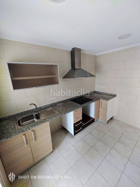 Foto e9a6b29c-6576-4c63-b02d-c6688705d9ad. Lloguer pis amb aparcament a Centro Elda
