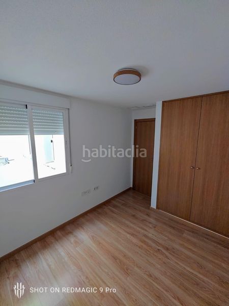 Foto f7cd4ce0-aa4b-4515-bbd8-6edf9c0fbd3a. Lloguer pis amb aparcament a Centro Elda