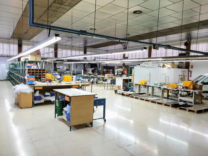 Foto 57755698-77ee-45e6-866b-5cb8a3518a62. Fabrikhalle in Campo Alto-Club de Campo Elda