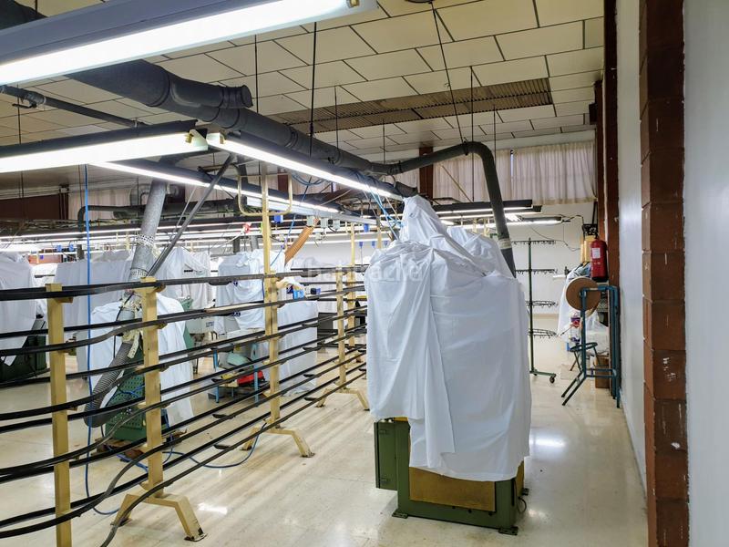 Foto b6a2792c-d9e3-4083-9a31-61c35230f035. Fabrikhalle in Campo Alto-Club de Campo Elda