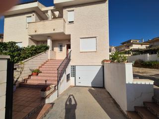Maison à Petrer. Bungalow en venta