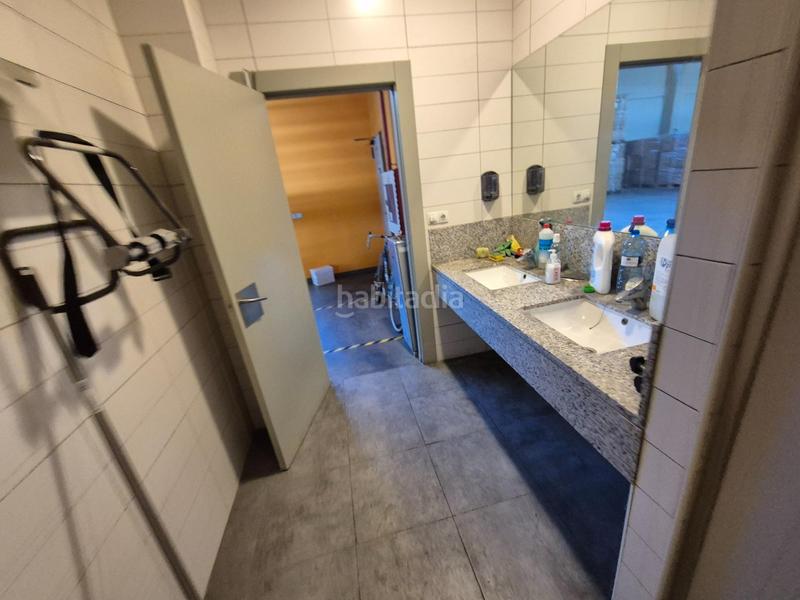 Foto c4afb68a-38e5-4acb-ad9e-28a9fab5bfc8. Nave industrial se vende nave en Fraternidad Elda