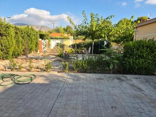 Xalet a Petrer. Chalet en venta