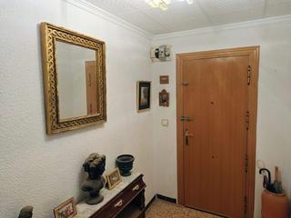 Flat in Plaza de Toros-Avenida Chapí-Trinquete. Venta de piso