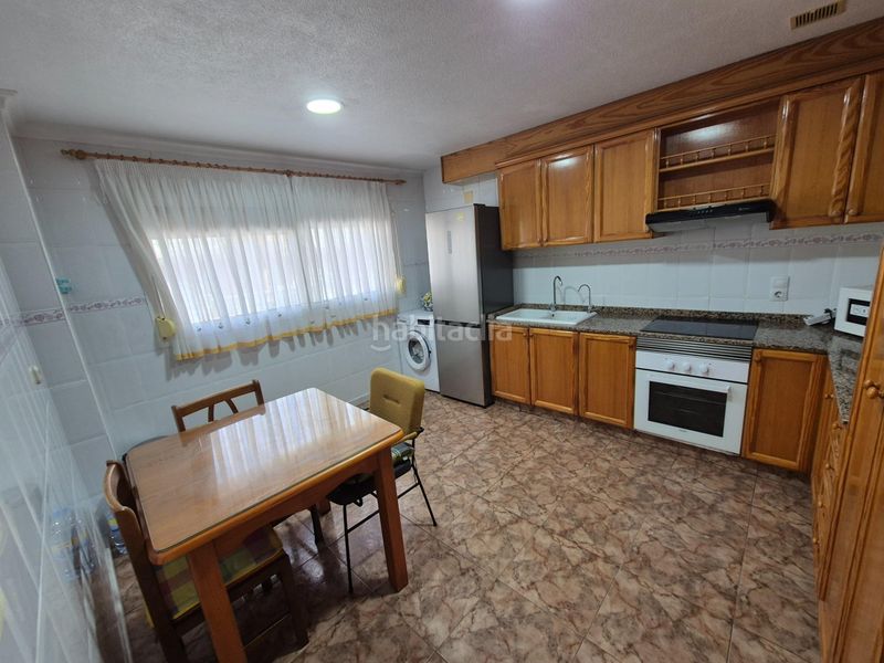 Foto c68720a6-016b-4a58-b1d3-2c04184477ef. Casa a Petrer