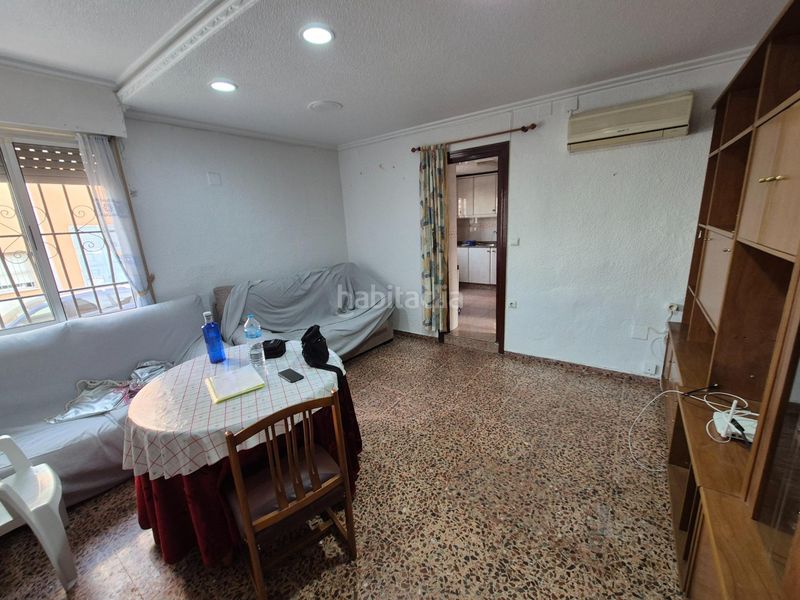 Foto cf11bf8c-eaa4-4fe1-a902-62b4cdd6b48c. Planta baixa a Sax