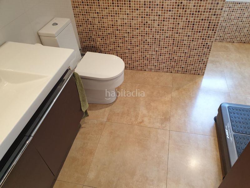 Foto 164109d0-68fc-483b-829b-956cd90a4983. Xalet amb piscina a Petrer