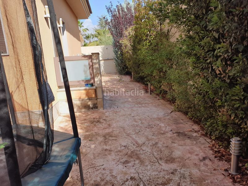 Foto a261822d-5b3d-4c7c-b965-5adbe1d92429. Xalet amb piscina a Petrer