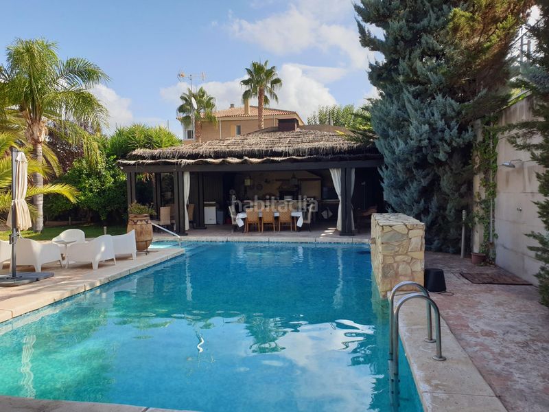 Foto b2c20939-7767-4953-ac3f-be27e03ba793. Xalet amb piscina a Petrer