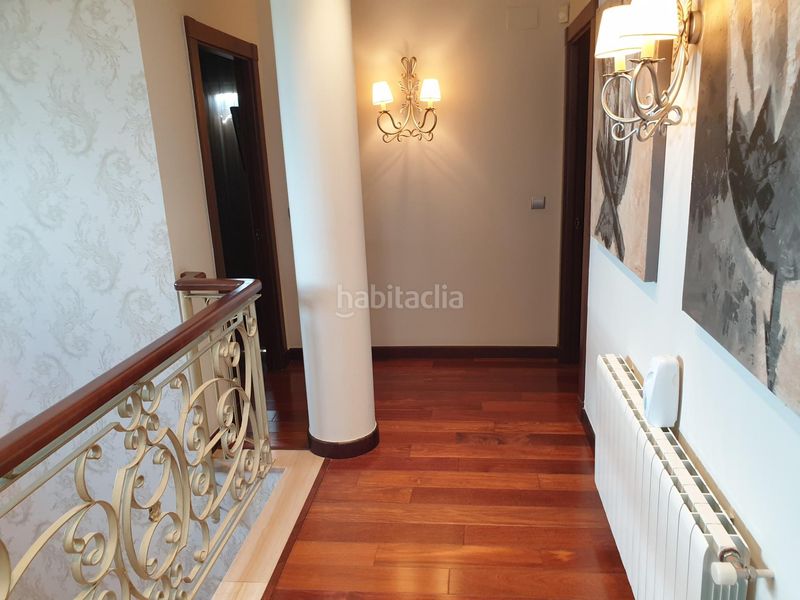 Foto dc434f8f-cd74-431c-8796-f15180294c96. Xalet amb piscina a Petrer