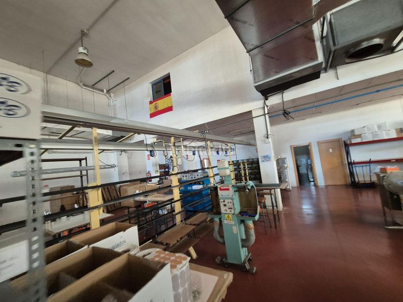 Foto 7f669d1a-730f-48bd-8ffa-5e482a837525. Location bâtiment à usage industriel dans San Crispín-Huerta Nueva-Estación Elda