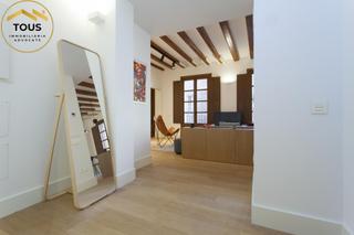Etagenwohnung in Gòtic. Piso reformado en el gòtic.