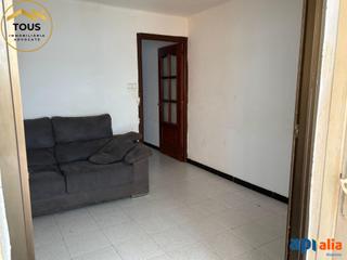 Pis a Cerdanyola Sud. Piso de 3 habitaciones a reformar  buena ubicación con todos los