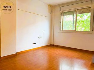 Appartement à Ca n'Oriac. Amplio piso en la plaza españa de sabadell