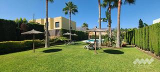 Casa a Pinos de Alhaurín. Chalet pareado con jardín en finca peralta, alhaurín de la torre