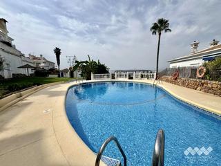 Maison  Jose bergamin. Magnífico chalet adosado completamente reformado con piscina com