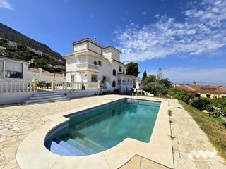 Maison à Manantiales - Lagar - Cortijo. Villa independiente de lujo en urbanización el lagar